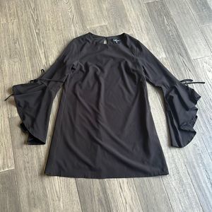 🔥LULUS🔥 | Black long puff sleeve mini dress